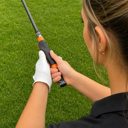 TrueGrip locking hands into a square clubface